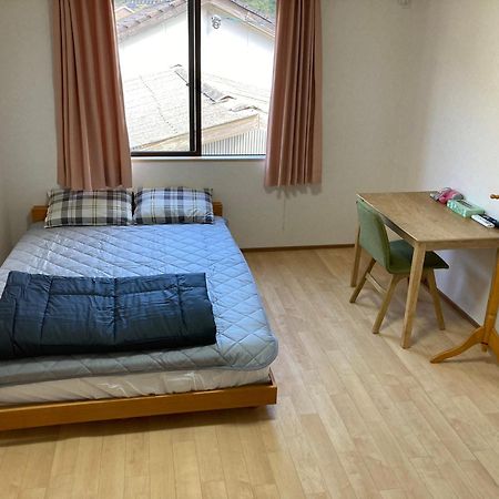 Midori Guesthouse&Hostel สึชิมะ ภายนอก รูปภาพ